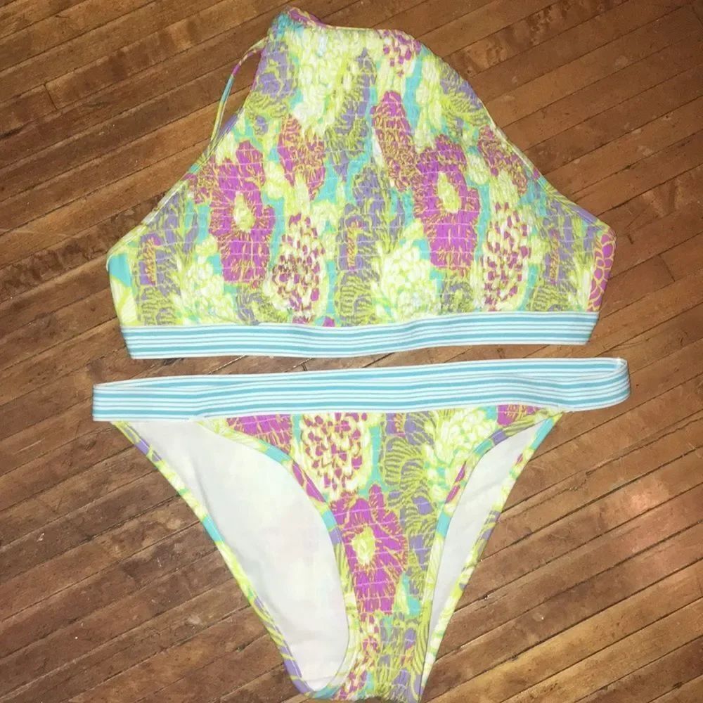 Lands End S halter top gathered floral swim